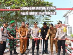 Kapolres Berau Resmikan Revitalisasi Jembatan Merah Putih Di Kecamatan Gunung tabur kab Berau