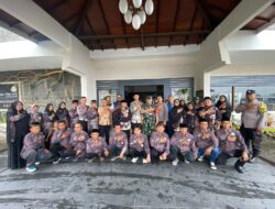 Pokmas Segitiga Emas Pasuruan Tebar Keberkahan, Salurkan Paket Sembako di Kediaman Tokoh Bangil