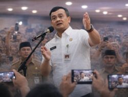 Komunikasi Tersendat, Persepsi Publik Menguat Negatif