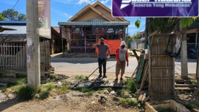 Peduli Lingkungan Pasar, Kepala Pasar Arosbaya Pimpin Pembersihan Drainase