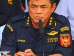 Dijen Bea dan Cukai Djaka Budi Utama disebut menerima uang SG$213.600 dalam kasus korupsi Bea Cukai Ro.61,3 Milyar