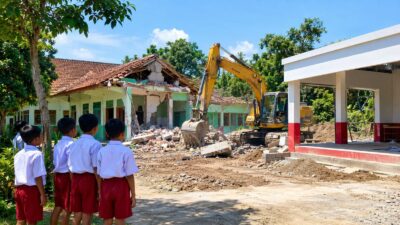 SEKOLAH YANG TERSINGKIR DI TENGAH PEMBANGUNAN
