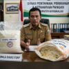 Jeritan Rakyat Tanah Merah Makan Beras Tak Layak, FKPB Desak Kepala Gudang Bulog Bangkalan Dicopot!