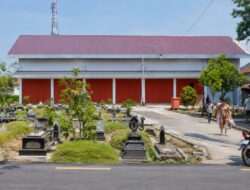 Di Antara Nisan dan Ambisi Ekonomi Desa
