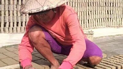 SEMBILAN PENJAGA TERAKHIR NAPAS BATA MERAH