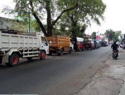 BREAKING NEWS: KEKOSONGAN BBM 3 HARI, SPBU KAMAL DISERBU KENDARAAN DARI BERBAGAI WILAYAH