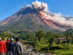 Merapi Mengirim Peringatan Lewat Rentetan Aktivitas