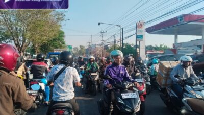 Antrean Mengular Hingga Diduga Capai Area Sinjay, Warga Keluhkan Kemacetan di SPBU Junok