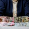 Rupiah Menguat Tipis di Tengah Tekanan Global, Bertahan di Kisaran Rp17.600 per Dolar AS