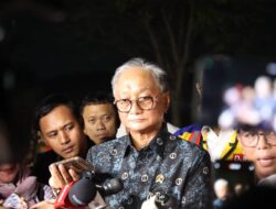 Ketika Gotong Royong Menutup Celah Kehadiran Negara