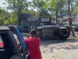MOBILIO TERGULING DI JALAN KH. MOH. KHOLIL BANGKALAN, DIDUGA AKIBAT SOPIR ALAMI MICRO SLEEP