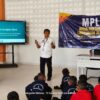 Kabid SD Dinas Pendidikan Kabupaten Malang Langgeng Supriyanto Tekankan Keseimbangan Hak dan Kewajiban Siswa di MPLS Sekolah Rakyat Bantur